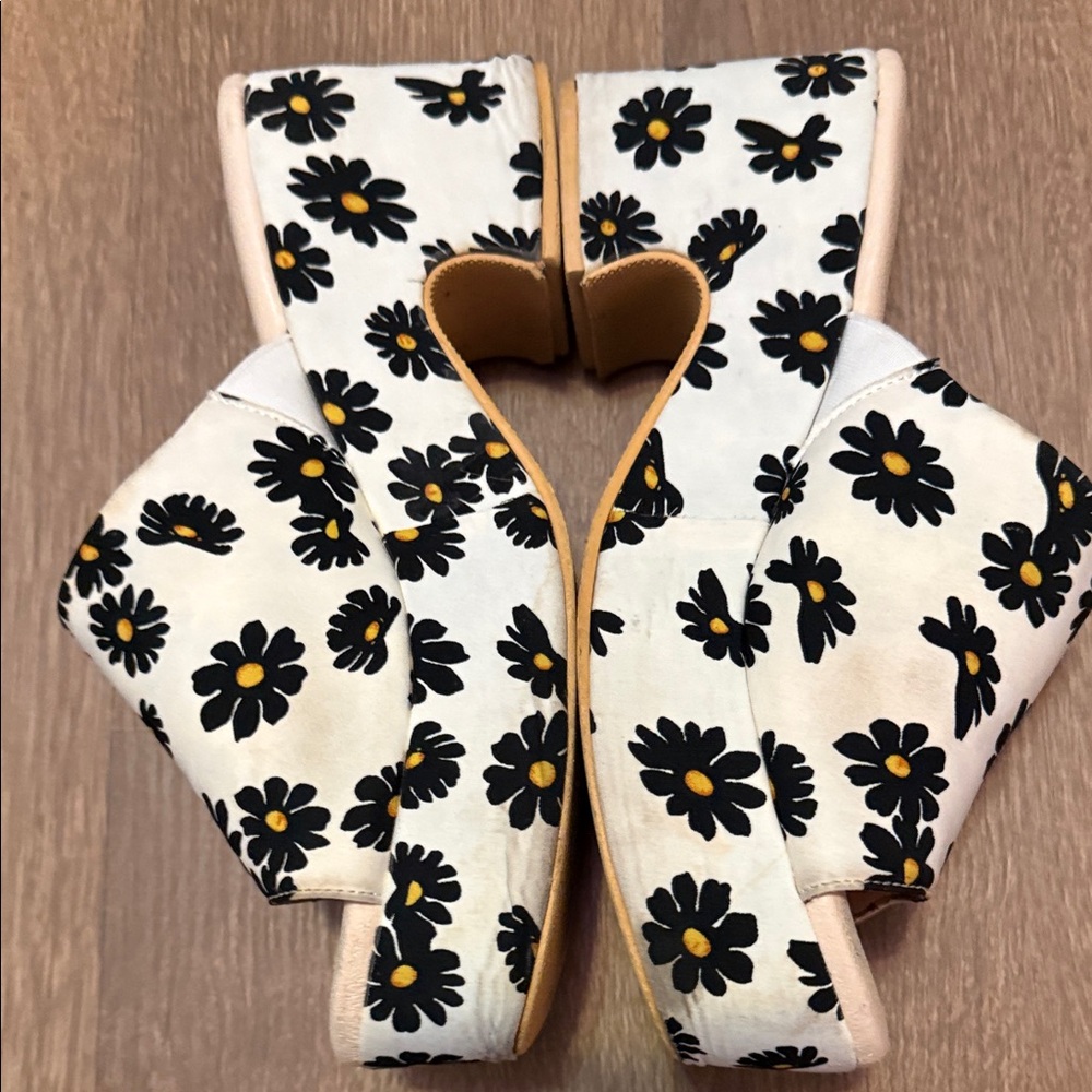BEACH by Matisse Black & White Floral Platform Women's Sandals - 8.5